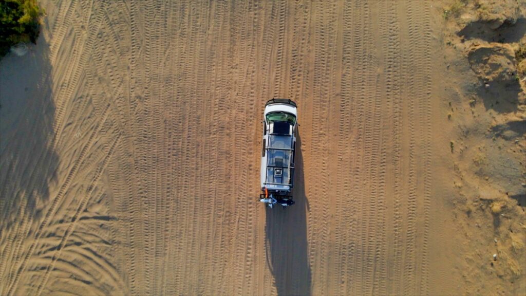 Chevrolet Express Quigley 4x4 van Imperial Sand Dunes