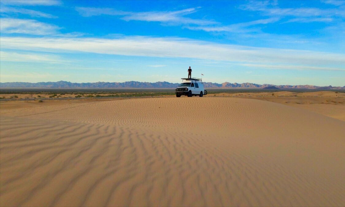 Chevrolet Express Quigley 4x4 van Imperial Sand Dunes