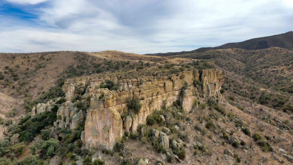 Mountain cliff scenery on Ruby Road in Arizona